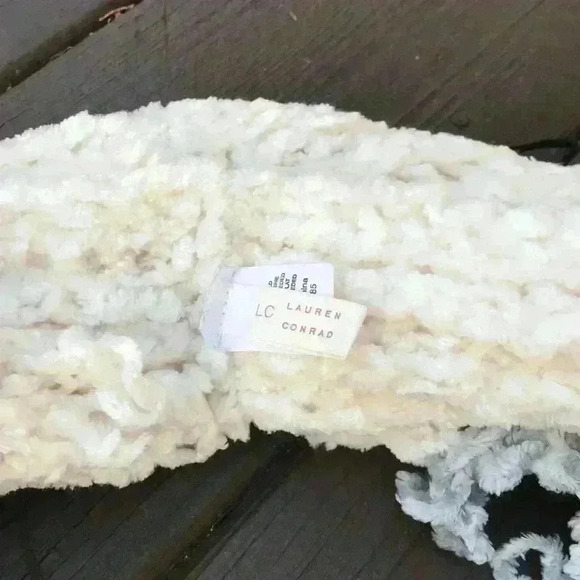 Lauren Conrad Infinity Loop Scarf - Picture 2 of 4